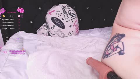 Laura online show from March 2026 09:16:02 PM