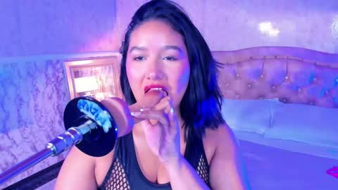 Whitney  online show from March 2026 05:12:02 PM