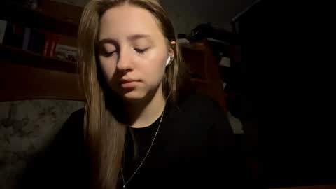 Vicky online show from March 2026 08:42:01 PM