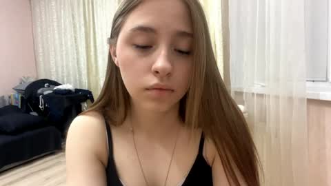 Vicky online show from April 2026 09:10:02 PM