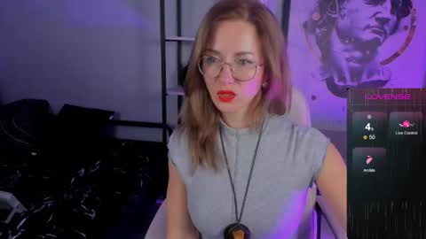 Snapshot of whitneypunnch chatting on October 2025 09:35:02 AM whitneypunnch online show from October 2025 09:35:02 AM