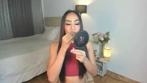 Arra Brown online show from November 2025 07:12:01 PM