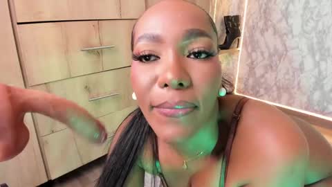 whitneyyfox online show from May 2026 10:51:01 PM