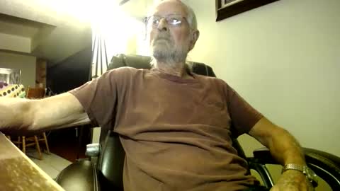 whofcares2 online show from October 2025 01:30:02 AM
