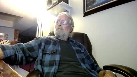 whofcares2 online show from November 2025 07:40:02 PM