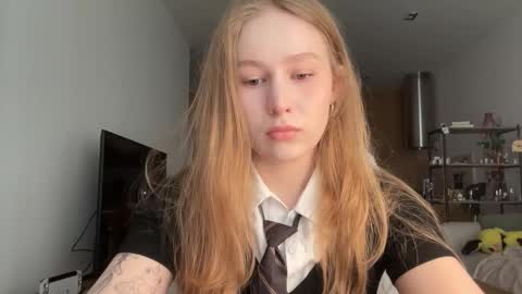 Alisa online show from October 2025 07:44:01 AM