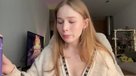 Alisa online show from October 2025 07:41:02 AM