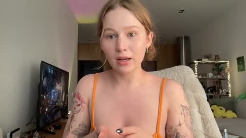 Snapshot of whoisalisa chatting on May 2026 07:57:02 AM Alisa online show from May 2026 07:57:02 AM