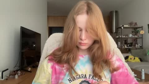 Snapshot of whoisalisa chatting on May 2026 07:49:02 AM Alisa online show from May 2026 07:49:02 AM
