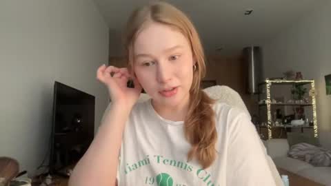Snapshot of whoisalisa chatting on June 2026 07:11:01 AM Alisa online show from June 2026 07:11:01 AM