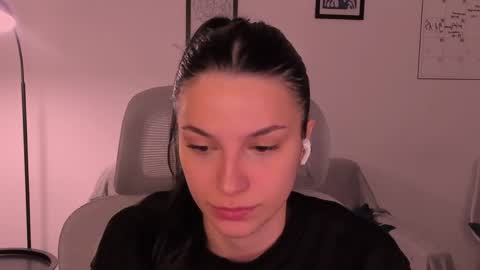 whoislulu online show from April 2026 07:16:01 PM