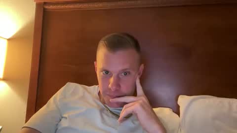 Snapshot of whoops1017 chatting on May 2026 11:39:01 PM whoops1017 online show from May 2026 11:39:01 PM