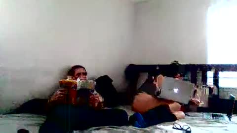 whtmtnman603 online show from November 2025 07:36:02 PM