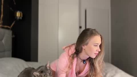 Alice online show from November 2025 03:56:02 PM