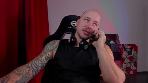 VI online show from November 2025 04:07:01 PM