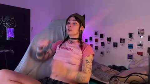 Snapshot of whysosweet chatting on June 2026 10:23:01 PM iggy iggz online show from June 2026 10:23:01 PM