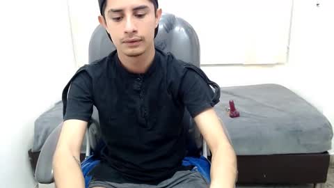 Snapshot of wickedboy_twink chatting on January 2025 11:22:01 PM JAISON online show from January 2025 11:22:01 PM
