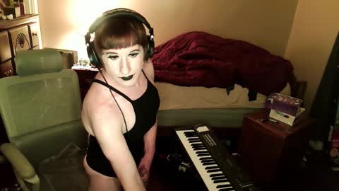 Snapshot of wienerlady chatting on November 2025 04:59:02 AM Countess of Hotdogs online show from November 2025 04:59:02 AM