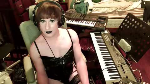 Snapshot of wienerlady chatting on January 2026 03:23:01 AM Countess of Hotdogs online show from January 2026 03:23:01 AM