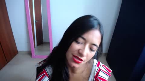 Ilauren online show from February 2025 07:49:01 PM