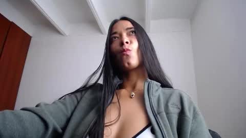 Snapshot of wifhot chatting on November 2025 02:28:02 PM Ilauren online show from November 2025 02:28:02 PM