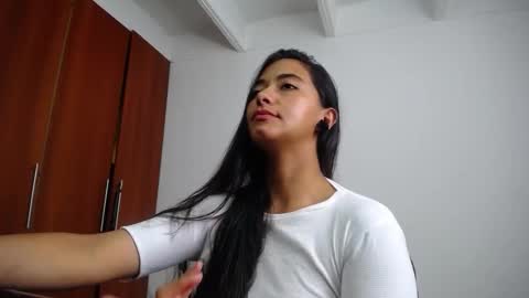 Snapshot of wifhot chatting on December 2025 07:52:02 PM Ilauren online show from December 2025 07:52:02 PM