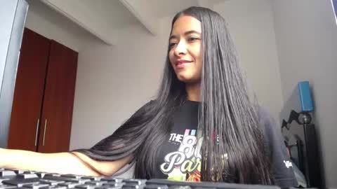 Snapshot of wifhot chatting on March 2026 12:22:02 PM Ilauren online show from March 2026 12:22:02 PM