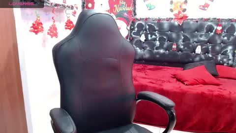 wiilliam online show from December 2024 06:59:01 PM