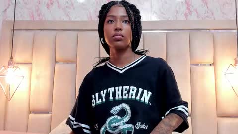 wild_firee_ online show from November 2025 08:32:01 PM