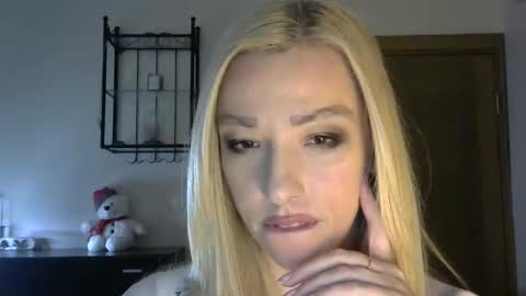 Alina online show from January 2025 11:35:01 AM