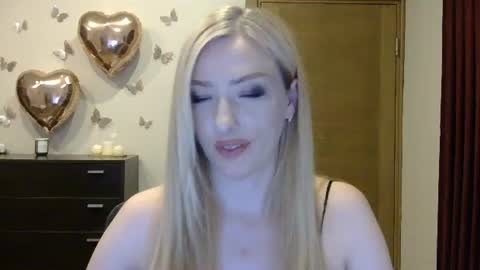 Snapshot of wild_silk_desire chatting on June 2026 04:26:02 PM Alina online show from June 2026 04:26:02 PM