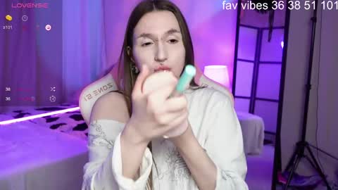 Snapshot of wilder_weinn chatting on June 2026 08:27:02 AM .. alice .. online show from June 2026 08:27:02 AM