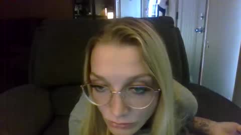 wildflowernymph online show from September 2025 06:51:02 PM