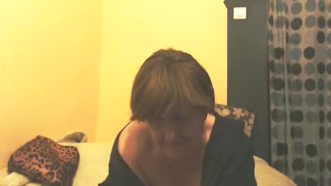 WildRedCat online show from April 2026 09:01:02 PM