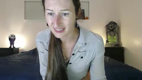 Snapshot of wildrose_l chatting on October 2025 02:03:02 AM WildRose L - check my Pinned tweet if you dont see me online within 5 minutes after Ive sent email notifications online show from October 2025 02:03:02 AM