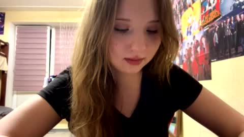 Snapshot of willenasow chatting on February 2026 06:26:01 PM Olivia online show from February 2026 06:26:01 PM