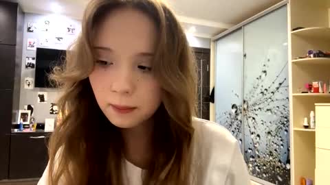 Snapshot of willenasow chatting on February 2026 05:00:02 PM Olivia online show from February 2026 05:00:02 PM