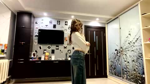 Snapshot of willenasow chatting on February 2026 03:11:02 PM Olivia online show from February 2026 03:11:02 PM