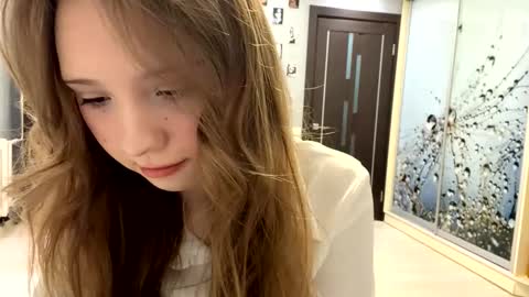 Snapshot of willenasow chatting on March 2026 05:17:01 PM Olivia online show from March 2026 05:17:01 PM