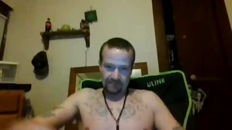 Snapshot of willydogg83 chatting on May 2026 01:25:02 AM willydogg83 online show from May 2026 01:25:02 AM
