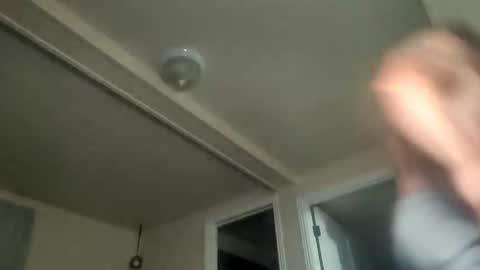willynn83 online show from May 2026 06:32:03 AM
