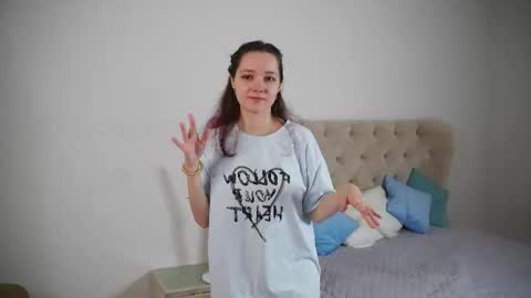 for u Alise online show from September 2025 04:14:02 AM