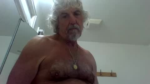 Snapshot of winedog2020 chatting on June 2026 01:08:02 AM Gundja Man online show from June 2026 01:08:02 AM
