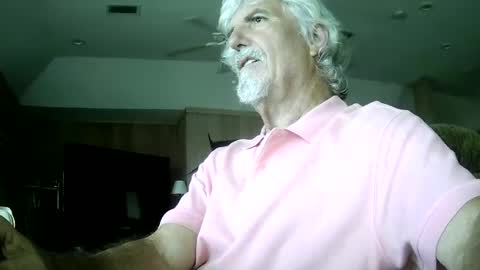Snapshot of winedog2020 chatting on June 2026 03:58:02 PM Gundja Man online show from June 2026 03:58:02 PM