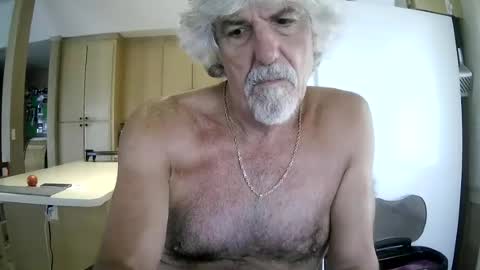 Snapshot of winedog2020 chatting on June 2026 01:20:02 PM Gundja Man online show from June 2026 01:20:02 PM
