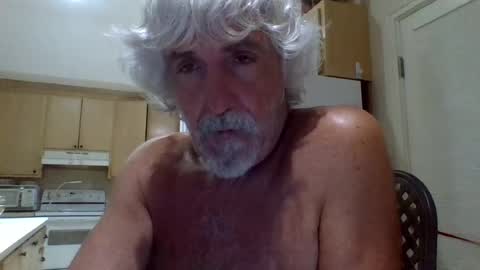 Snapshot of winedog2020 chatting on June 2026 02:29:01 AM Gundja Man online show from June 2026 02:29:01 AM