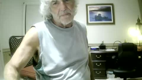 Snapshot of winedog2020 chatting on July 2026 03:10:01 AM Gundja Man online show from July 2026 03:10:01 AM
