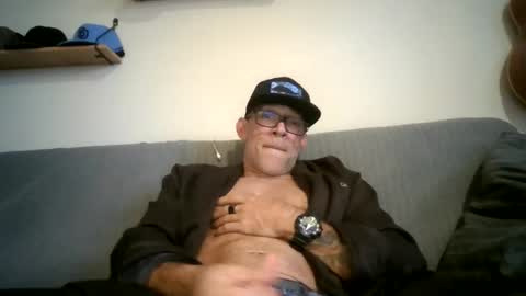 wingnutt765733 online show from December 2025 04:01:02 PM