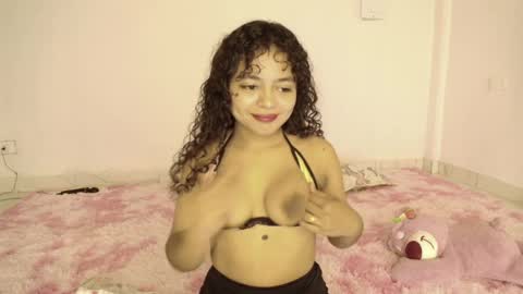 Snapshot of winnifer_gonzalez chatting on June 2026 02:12:01 AM Winnifer Gonzalez online show from June 2026 02:12:01 AM