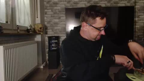 Dirty online show from November 2025 08:30:01 PM